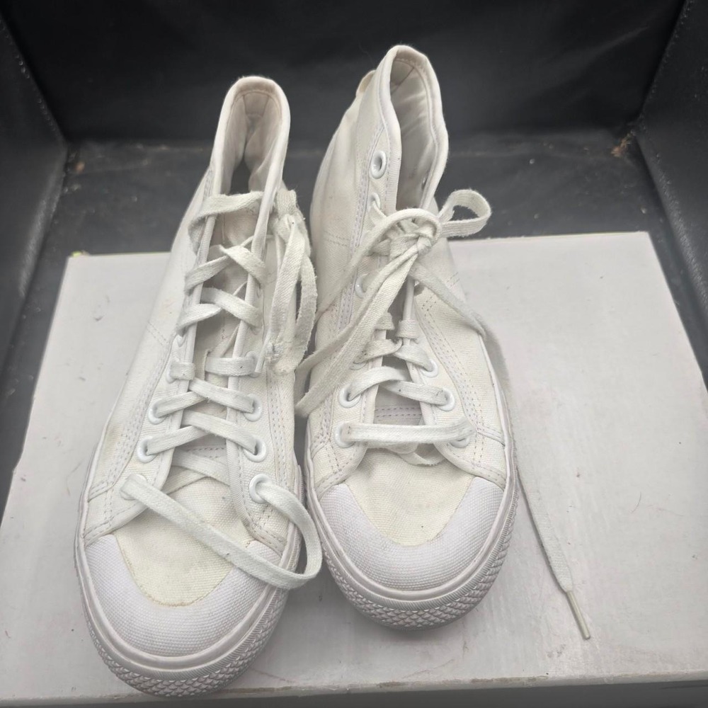 Adidas white high top trainers. Size US 7